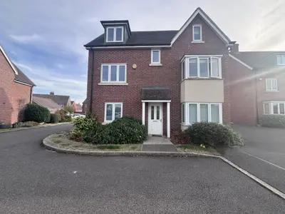 Jupiter Close, Berryfields, HP18