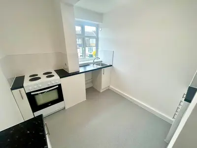 Somerset Gardens, Hornchurch, RM11 3QT