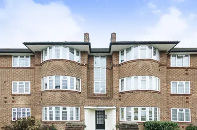 96 Beaufort Park, London