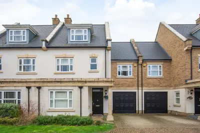 Roper Crescent, Sunbury-on-thames, TW16