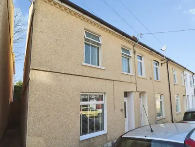 Main Street, Barry, CF63