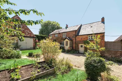 Hill Road, Lower Boddington, NN11