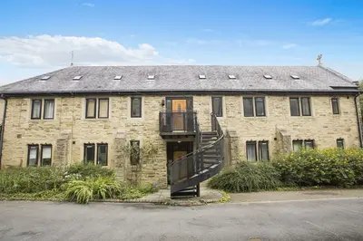 St. Thomas's Church, Palace House Road, West Yorkshire, HX7