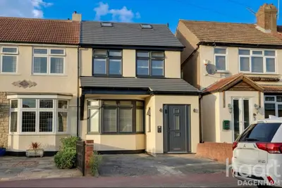 Western Avenue, Dagenham, RM10