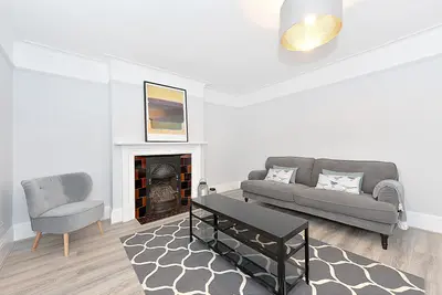 Hurlingham Mansions, New Kings Road, Fulham, London, SW6