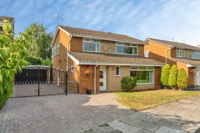 Whitegates Crescent, Willaston, CH64