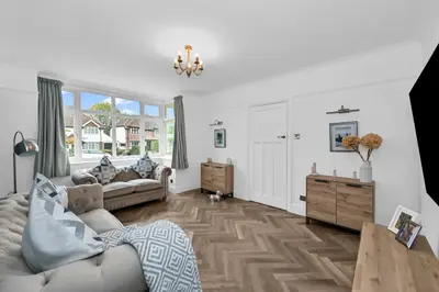 Mount Park Avenue, London, CR2