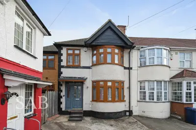 Selby Gardens, Southall, UB1