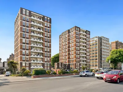 Grand Avenue, Hove, BN3