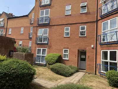 Ashby Court, Banbury, OX16