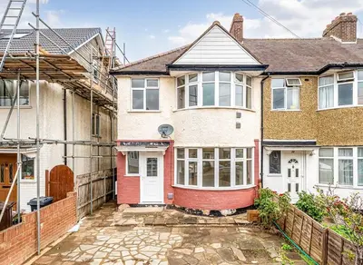 Elmer Gardens, Isleworth, TW7