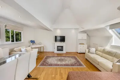 Finchley Road, Golders Green, NW11 7PE