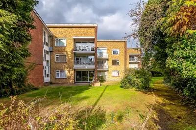 Court Road, SE9