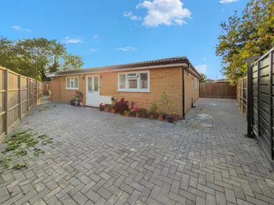 Invicta Close, Feltham