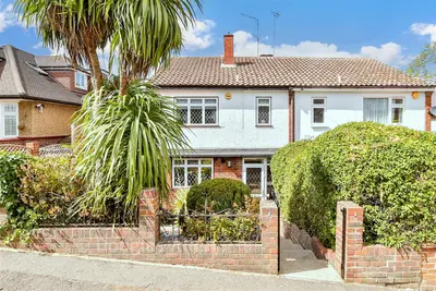 Marjorams Avenue, Loughton, IG10