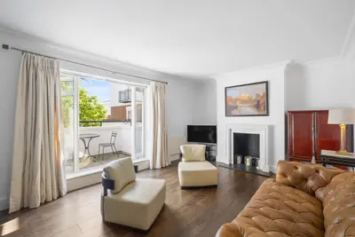 Aspen Lodge, Kensington Green, W8 5UN
