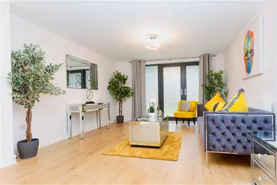 Marketfield Way, Redhill, RH1