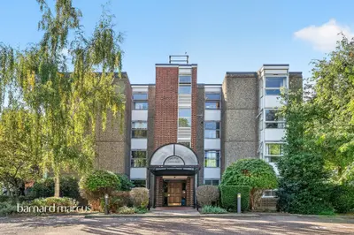 Sullivan Close, London, SW11