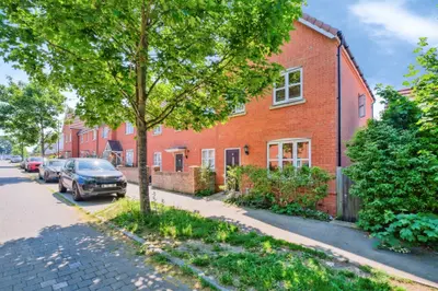Penny Lane, Amesbury, SP4