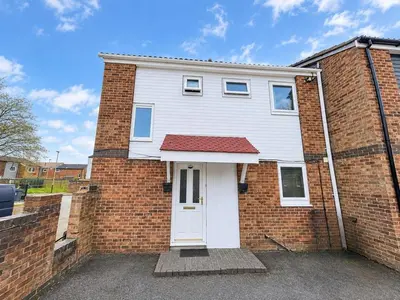 Cross Hedge Close, Leicester, Leicestershire, LE4