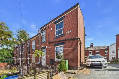 Sunny Bank, Churwell, Leeds, LS27