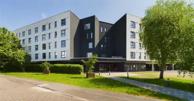 London Road, Crawley