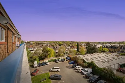 Cambridge Gardens, Kingston upon Thames, KT1