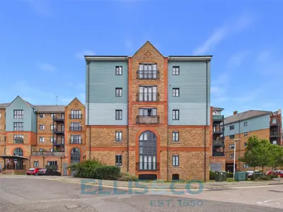 Medway Wharf Road, Tonbridge, TN9