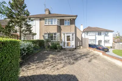 Dickens Close, St. Albans