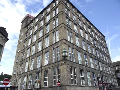 Savile Street, Milnsbridge, HD3