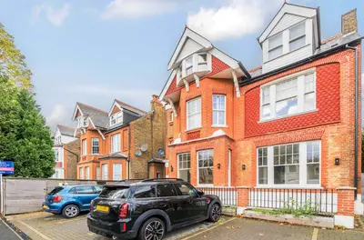 Madeley Road, London, W5