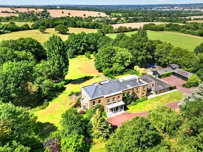 Hoe Lane, Abridge, Essex, RM4 1AU