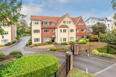 Epsom Road, Leatherhead, KT22