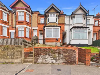 Russell Rise, Luton, LU1 5ET
