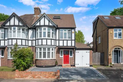 Alexandra Drive, Surbiton KT5 9AD
