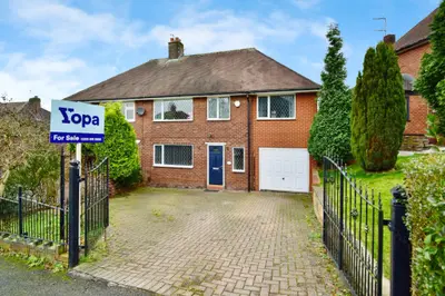 Greenbank Road, May Bank, ST5