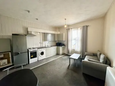 Temple Crescent, LEEDS