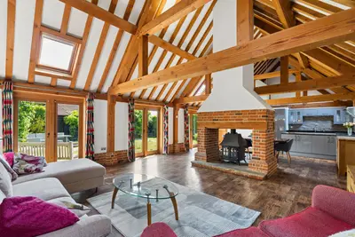 Coldmoorholme Lane, Bourne End SL8 5PS