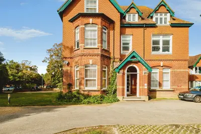 Lansdowne Road, Worthing, BN11