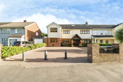 Lambourne Road, Chigwell, IG7