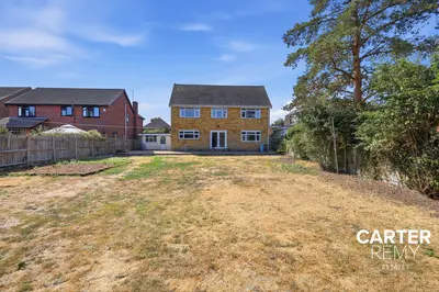 Kelly Road, Bowers Gifford, Basildon, SS13 2HL