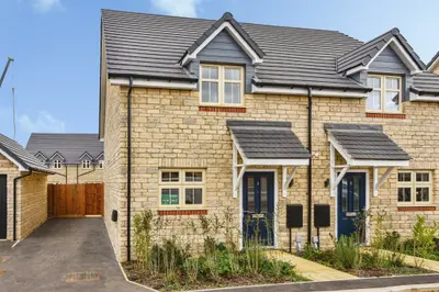 Cardiff Close, Patterdown, SN15