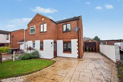 Tarn Court, Outwood, WF1