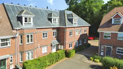 Sandstone Grove, Hermitage, RG18