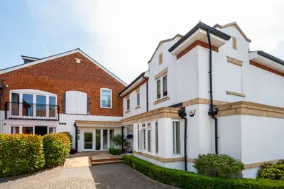 Flat 4, Stansfield Court, 43 Newark Lane, Woking