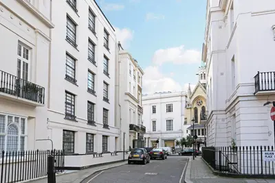 Halkin Place, Belgravia, SW1X