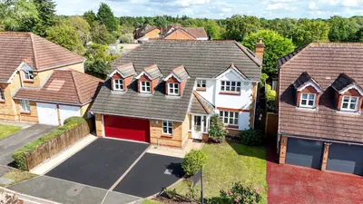 Rosebriars, Shirley, B90
