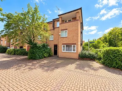 Appleyard Place, Oldbrook, MK6
