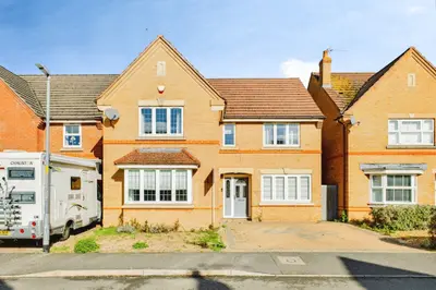 Breezehill, Wootton, NN4