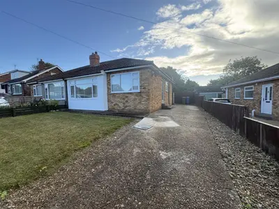 Southgate Crossgates, Scarborough, Scarborough YO12 4LZ